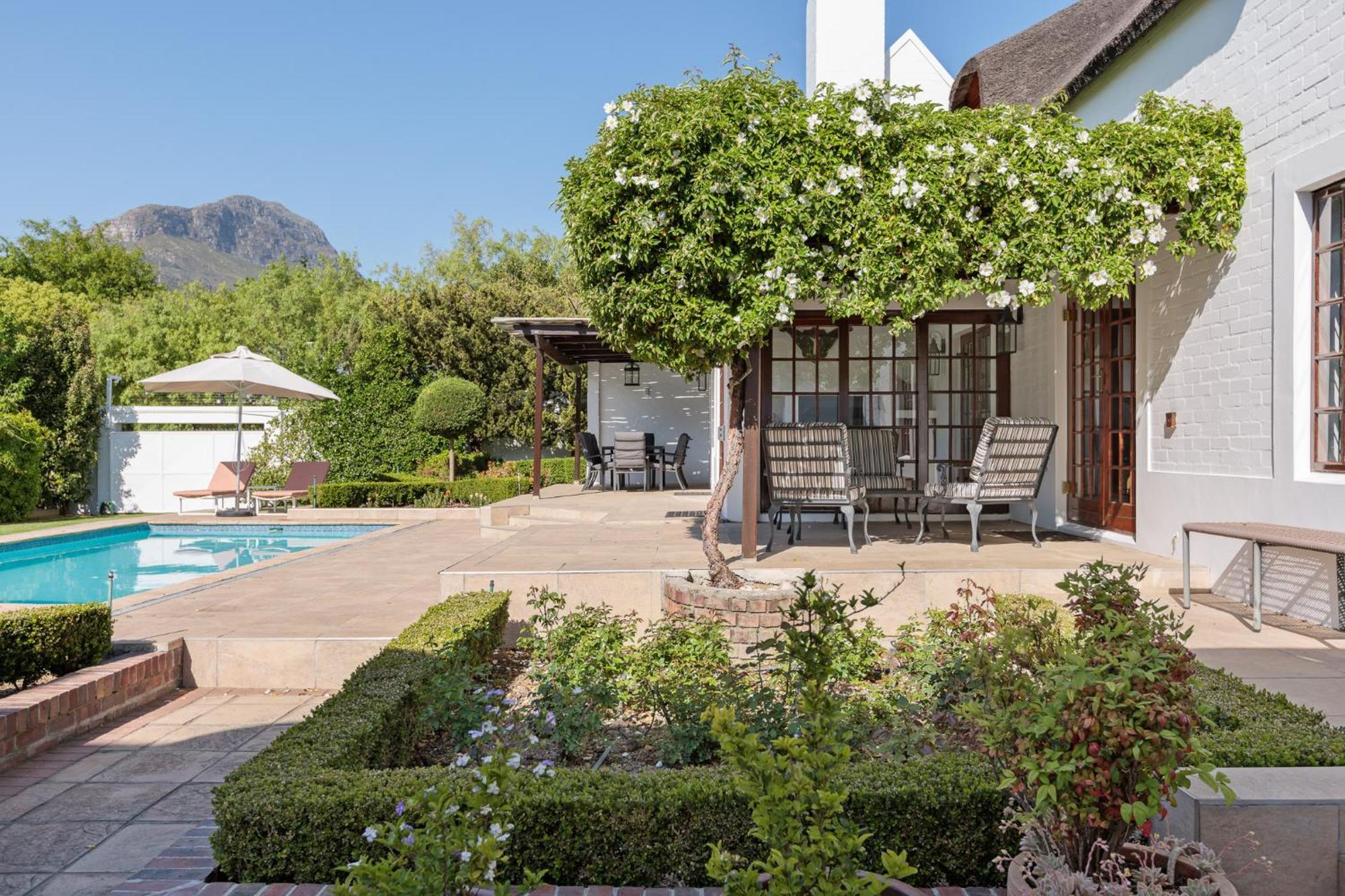 Holiday home Rietdak - Reetdachhaus Mit Vier Schlafzimmern