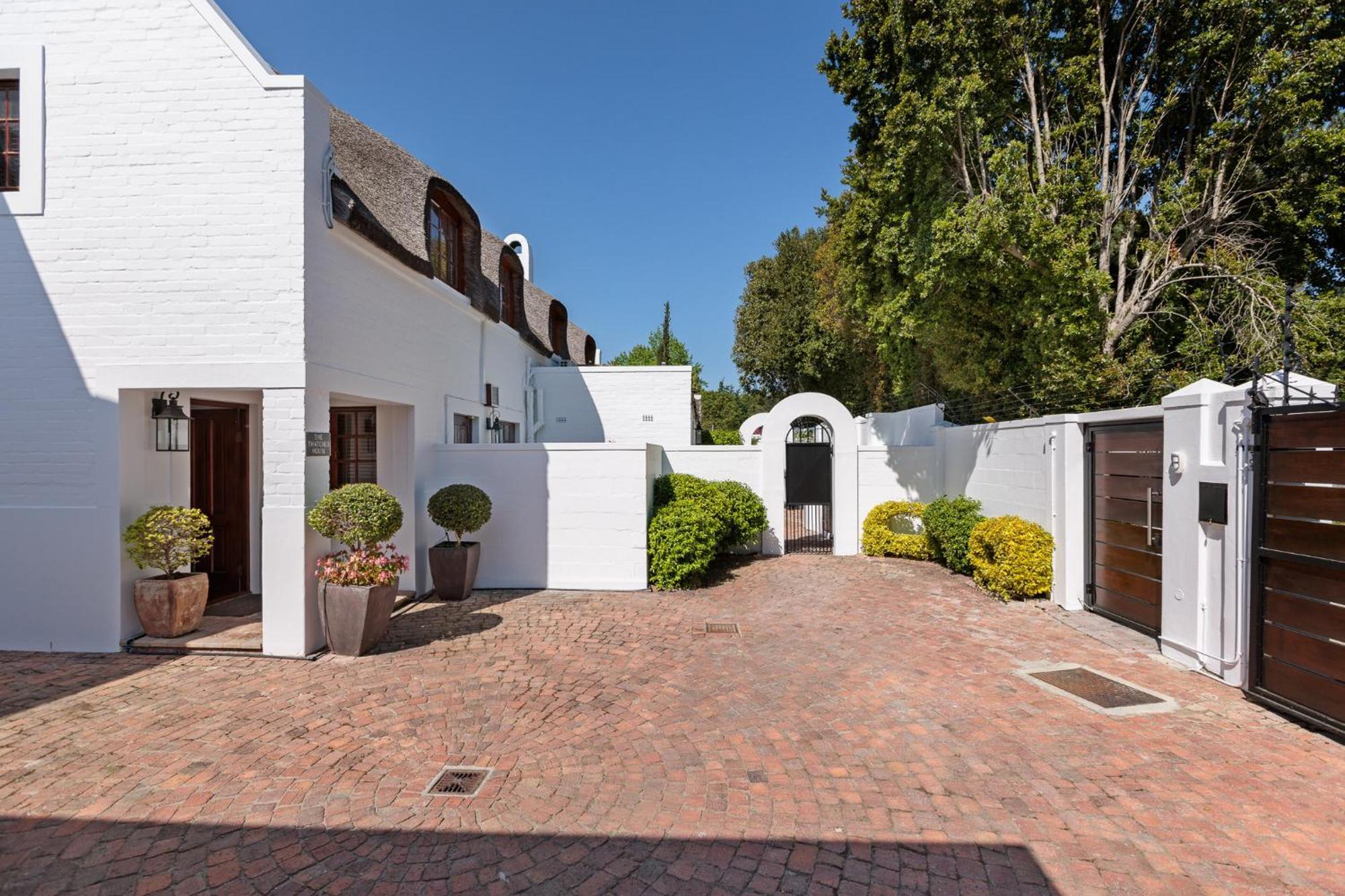 Holiday home Rietdak - Reetdachhaus Mit Vier Schlafzimmern