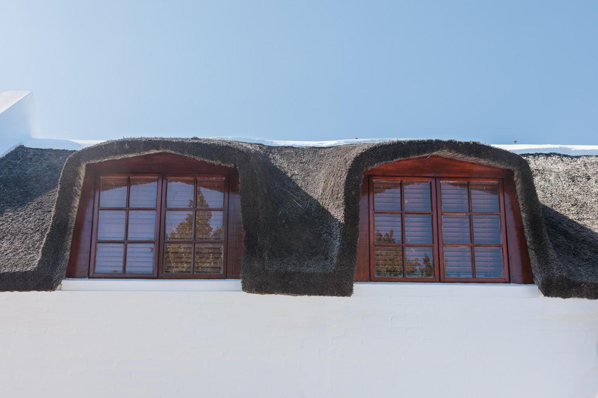 Holiday home Rietdak - Reetdachhaus Mit Vier Schlafzimmern